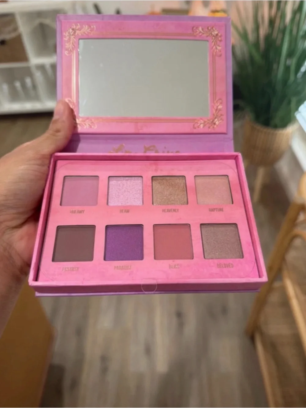 Eyeshadow palette
